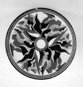Piattino con vaso da te  con oro in foglia, 1921-23, maiolica, diam mm 150
